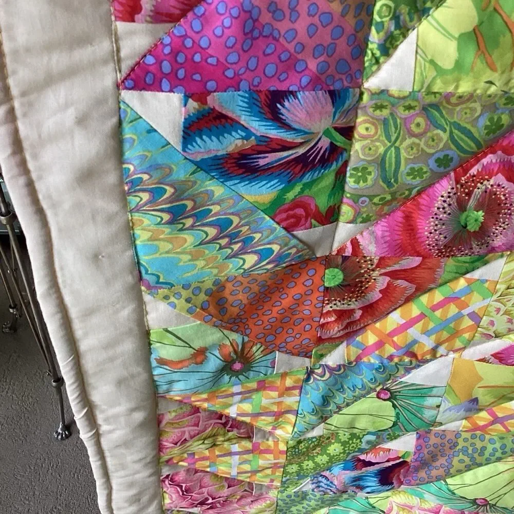 NWT. Kaffee Fassett Gorgeous Bright Florals Lap Quilt